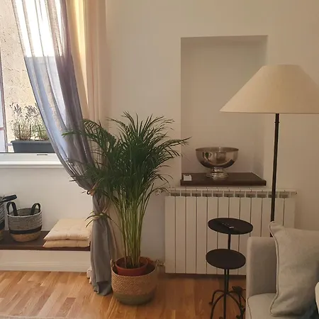 Max - Private Parking