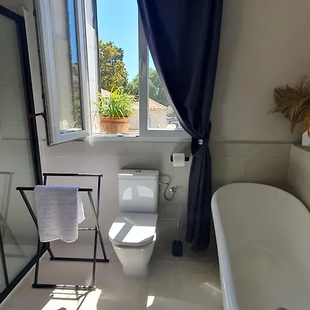 Max - Private Parking Пула