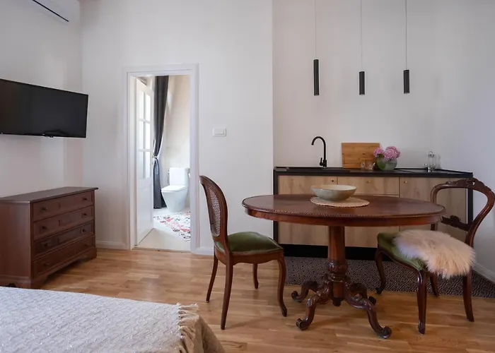 Max - Private Parking Apartmán *