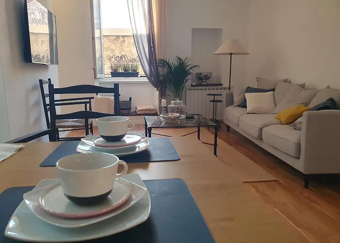 Max - Private Parking * 普拉